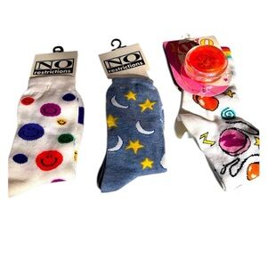 Novelty Socks for Tween Girls.  Smiley Faces, Stars and Moon & Yo Yos. Size=9/11